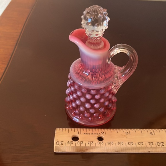 Fenton Cranberry opalescent hobnail oil cruet - Picture 13 of 13